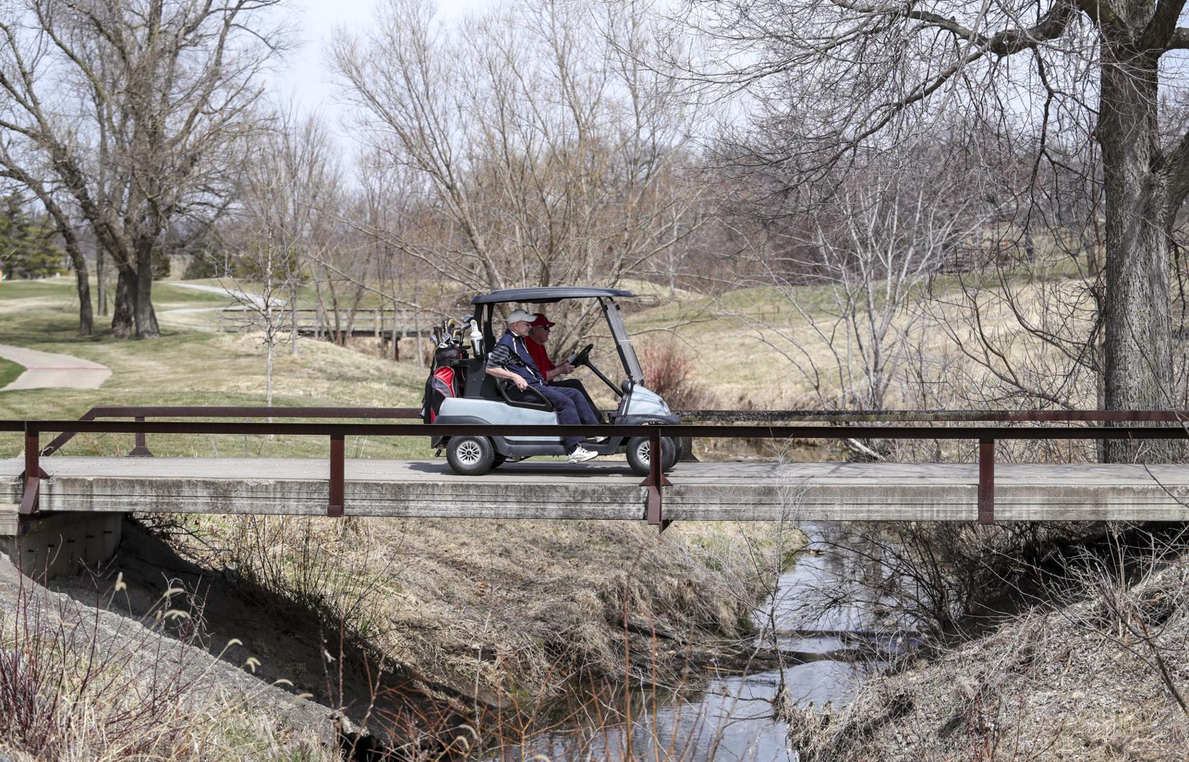 Photos A Sunny Day For Golf At Palmer Hills Golf Course In Bettendorf 