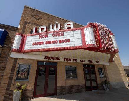 Onawas Iowa Theater makes its return after years of being closed Onawas Iowa Theater makes its return after years of being closed