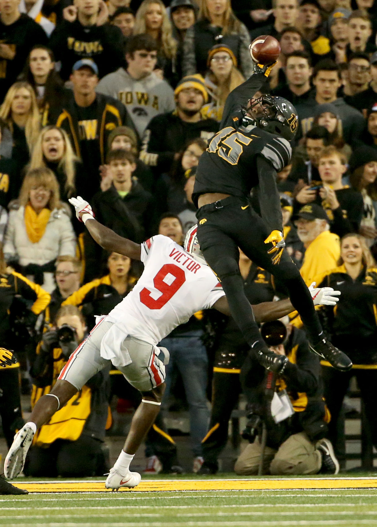 Hawkeyes Believe, Then Stun Buckeyes | Hawkmania.com Iowa Hawkeyes ...