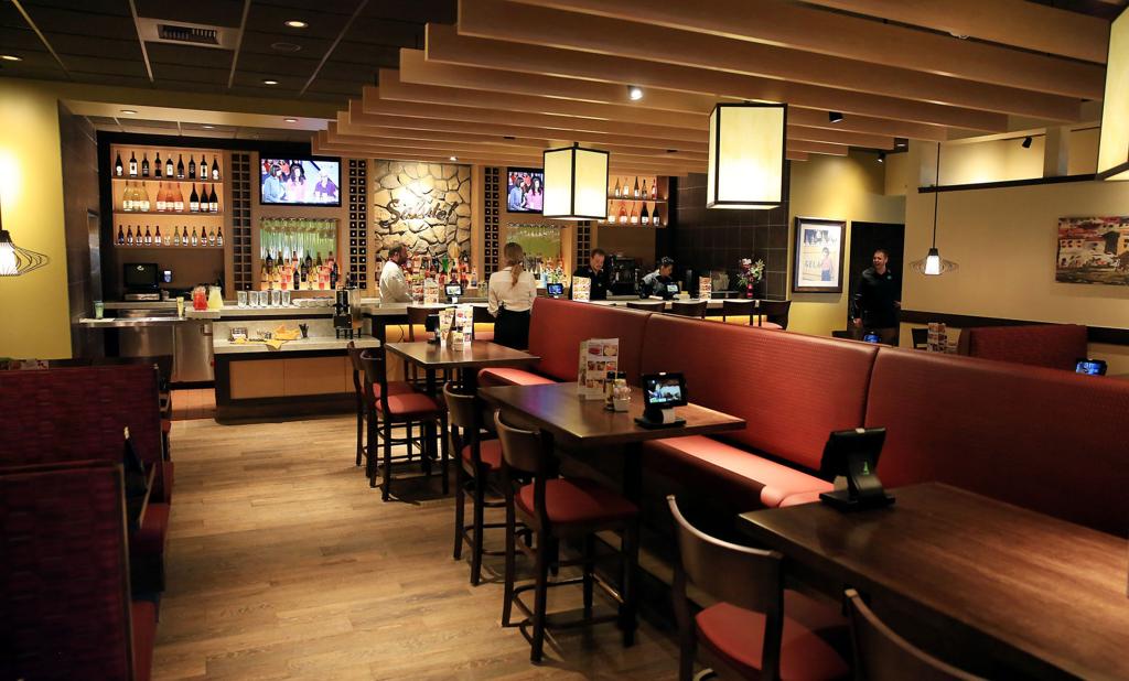 Moline Welcomes Opening Of New Olive Garden At Southpark Mall