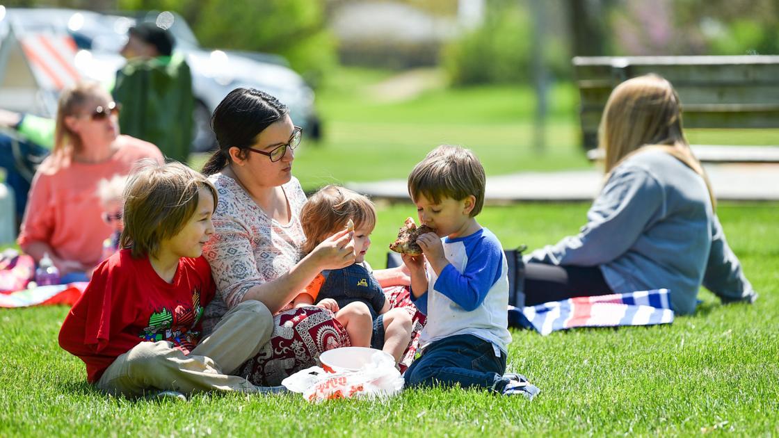 MILETICH INSPIRES OVER 100 TO ATTEND FREEDOM PICNIC IN BETTENDORF PARK