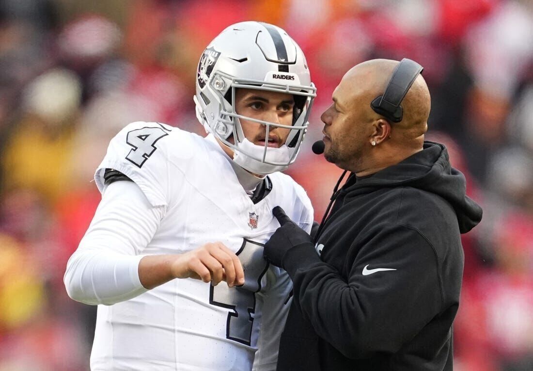 Raiders' offensive explosion leaves Chiefs wary