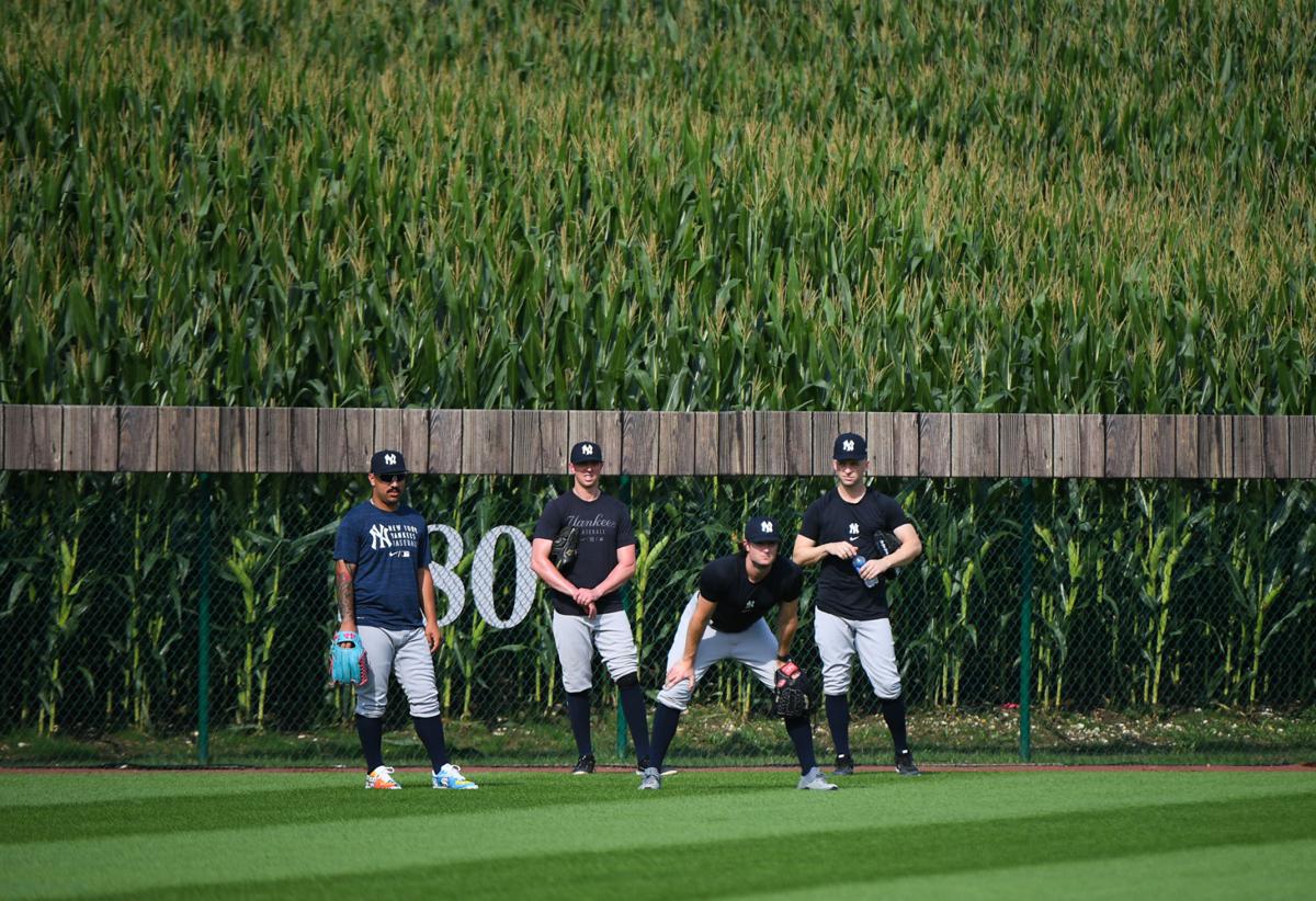 White Sox rally past Yankees 9-8 in 'Field of Dreams' game