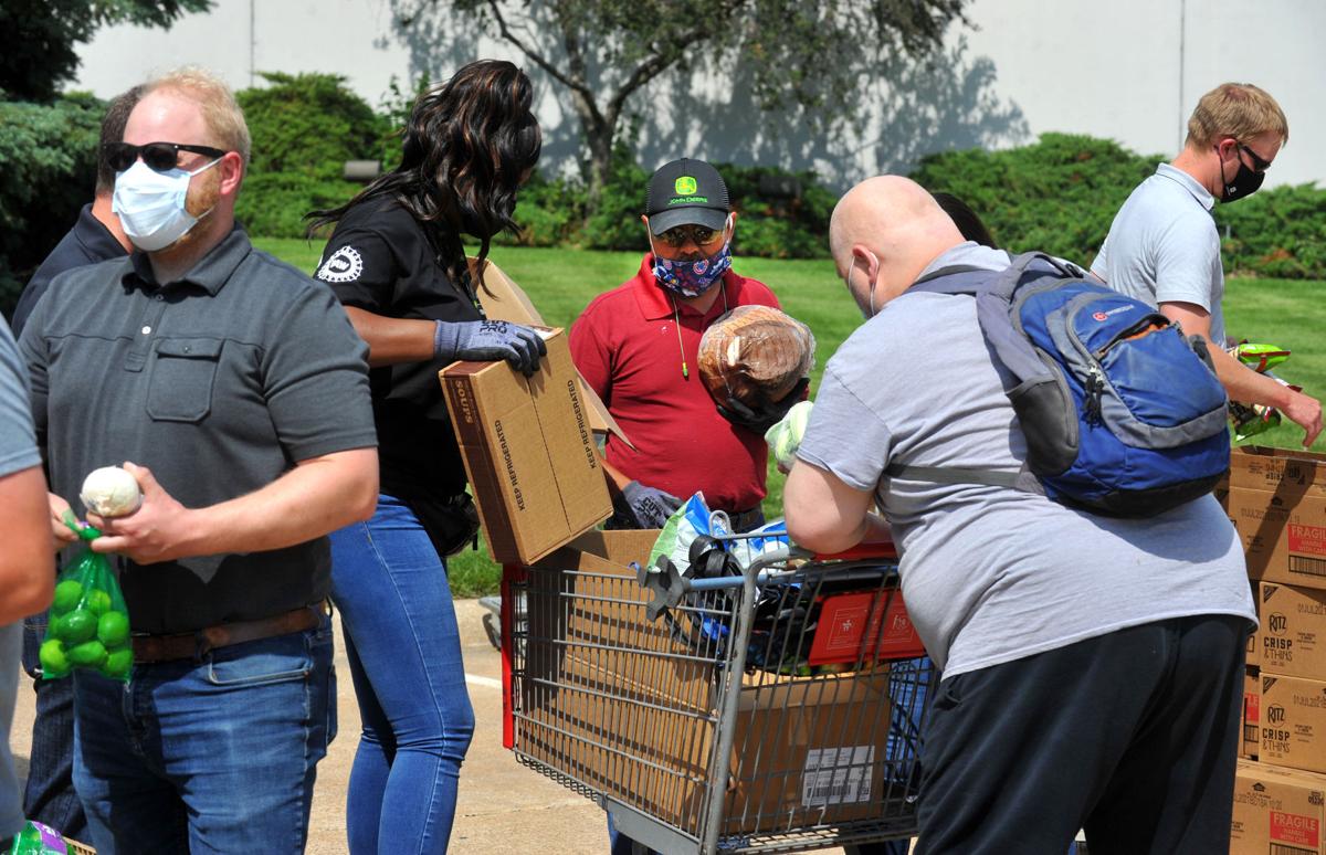 061721-qc-nws-foodbank-076