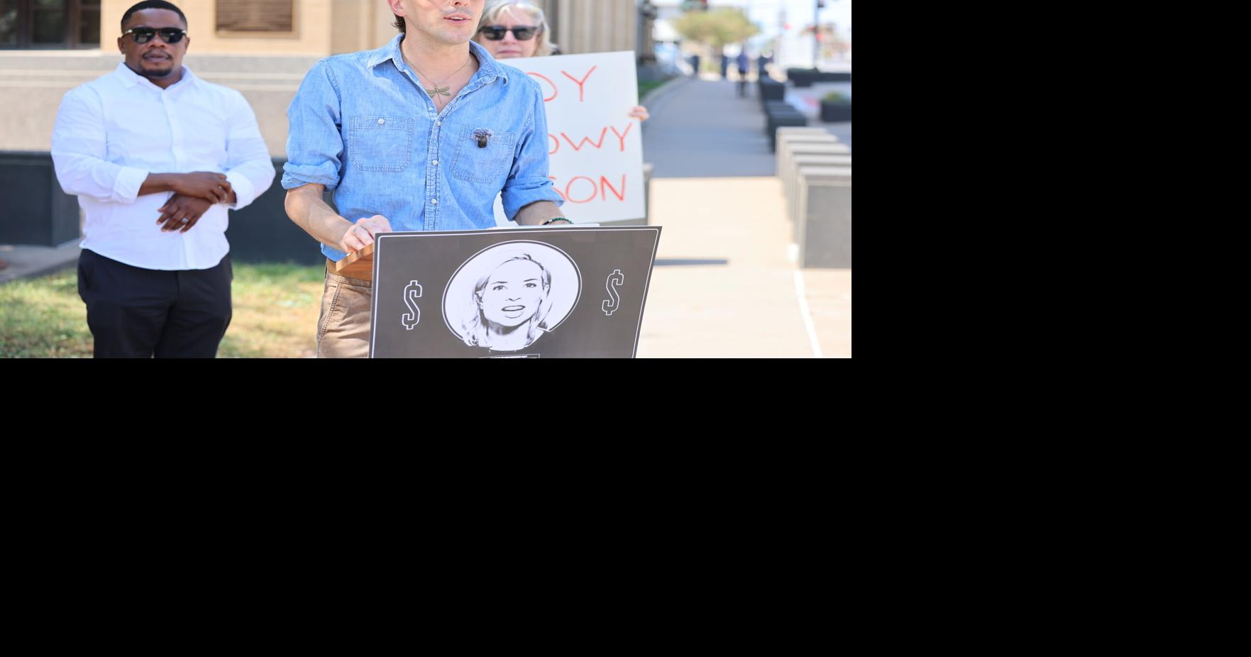 Image for Democrats criticize Hinson in Davenport press conference