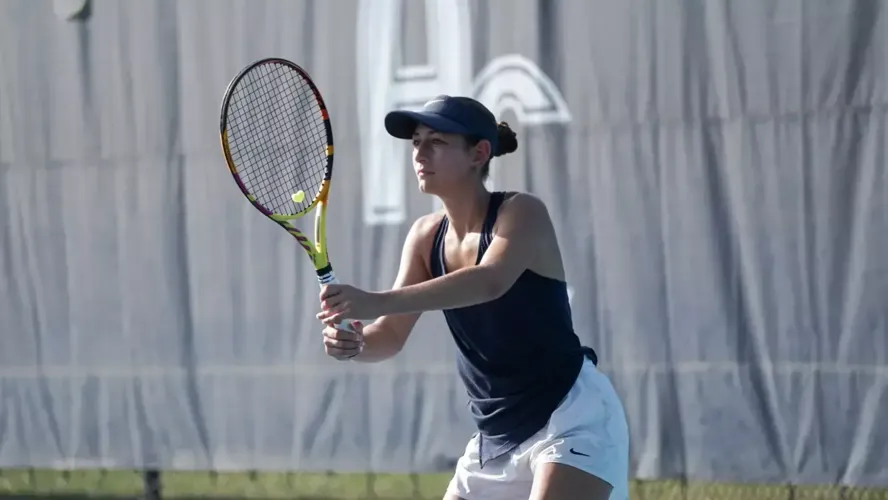 Women's tennis conquers Illinois Wesleyan