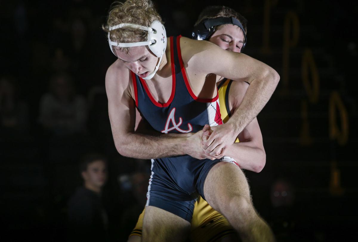 011117-BETTENDORF-WRESTLING-013