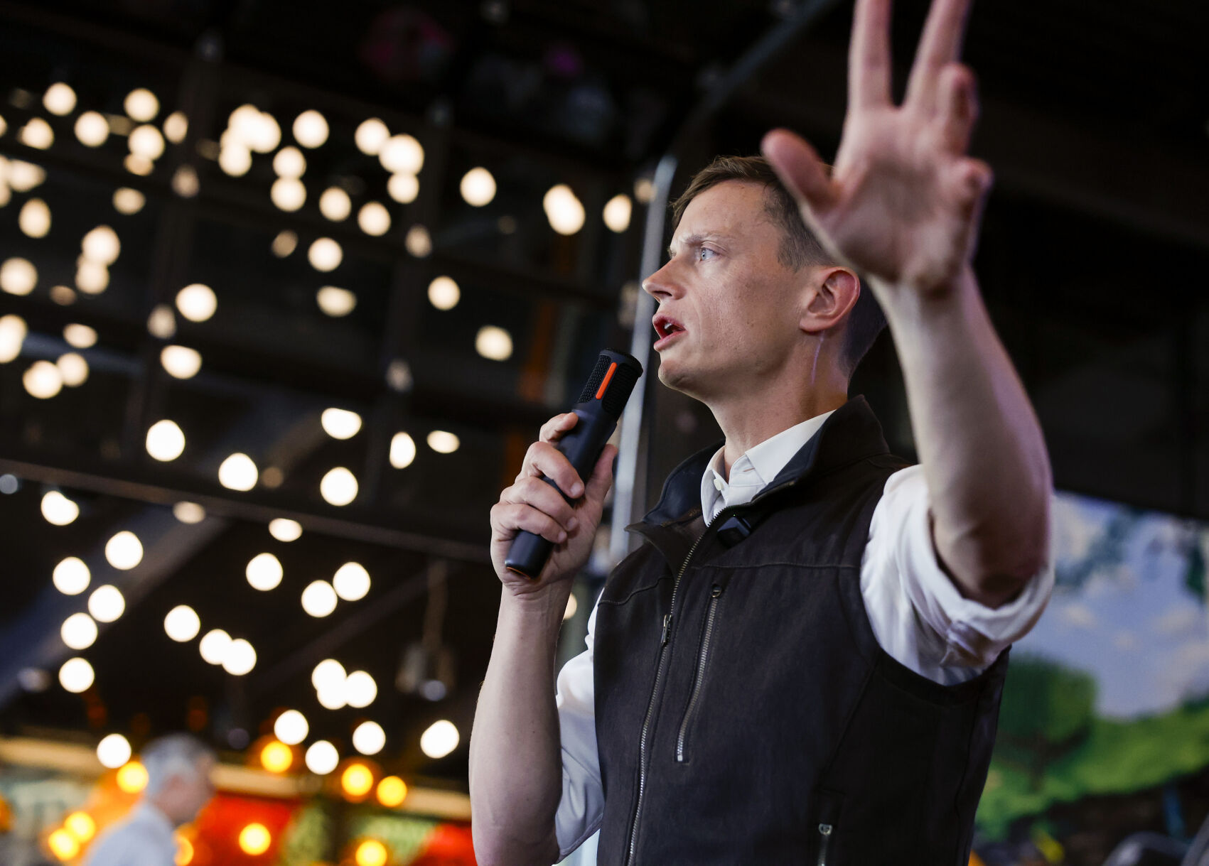 Iowa gubernatorial candidate Rob Sand pitches unity, faces pointed ...