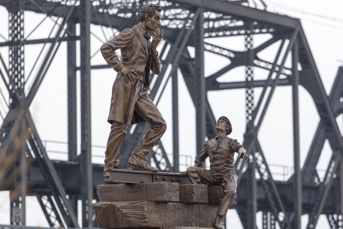 New Abraham Lincoln statue dedicated in Davenport park Local News