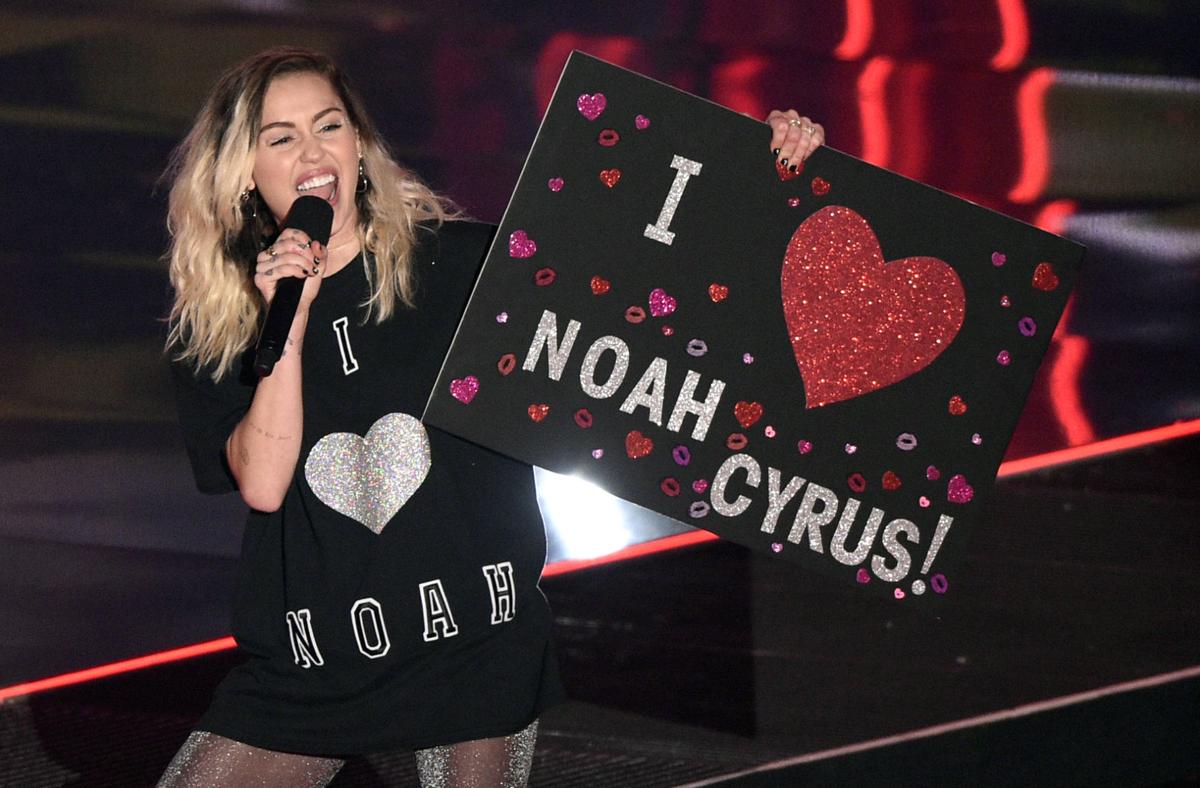 2017 iHeartRadio Music Awards - Show