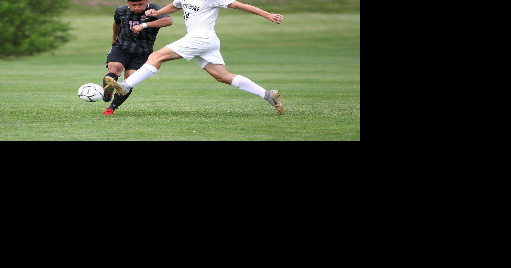 Bettendorf clips Muscatine on penalty kicks