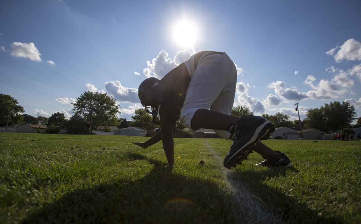 080717-FOOTBALL-PRACTICE-013