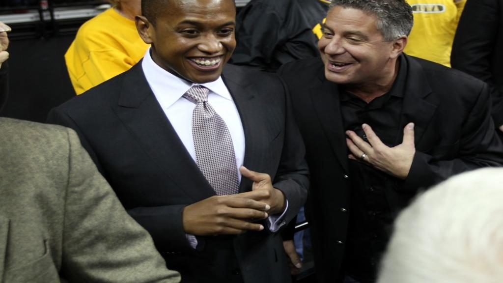 23 Years Later Pearl Apologizes To Collins Iowa Hawkeyes