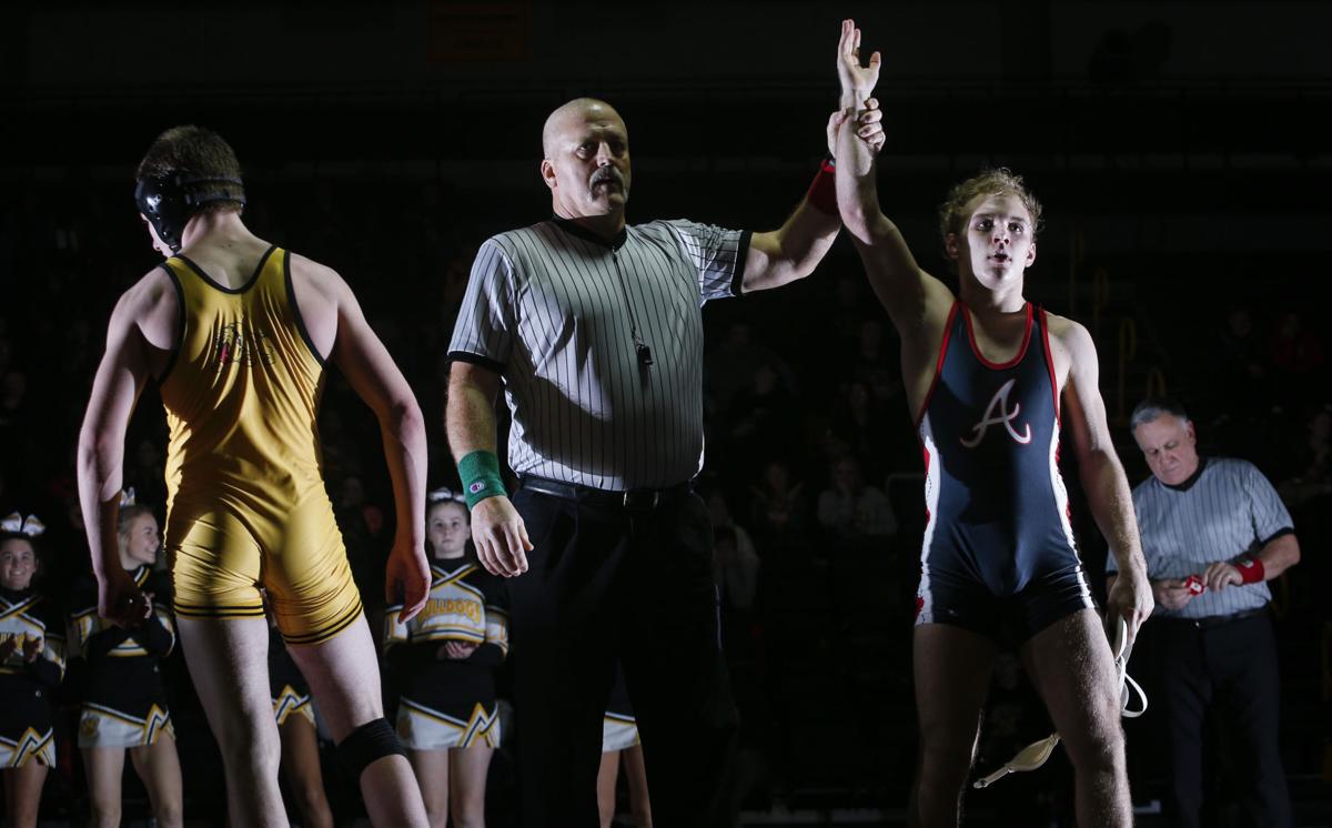011117-BETTENDORF-WRESTLING-018