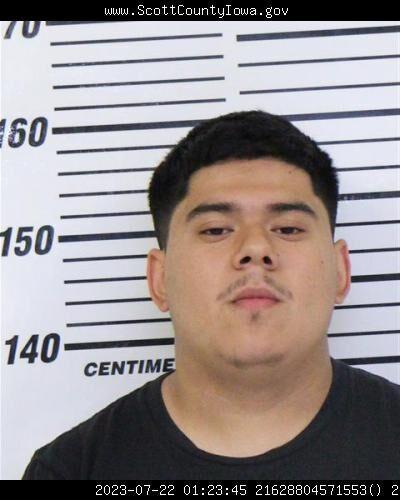 Bettendorf man accused of fleeing traffic stop at over 100 mph