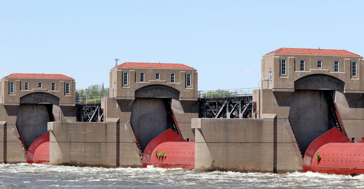 'Pier houses' at Dam 15