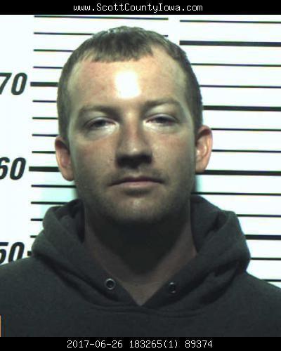Two arrested in Davenport convenience store robbery