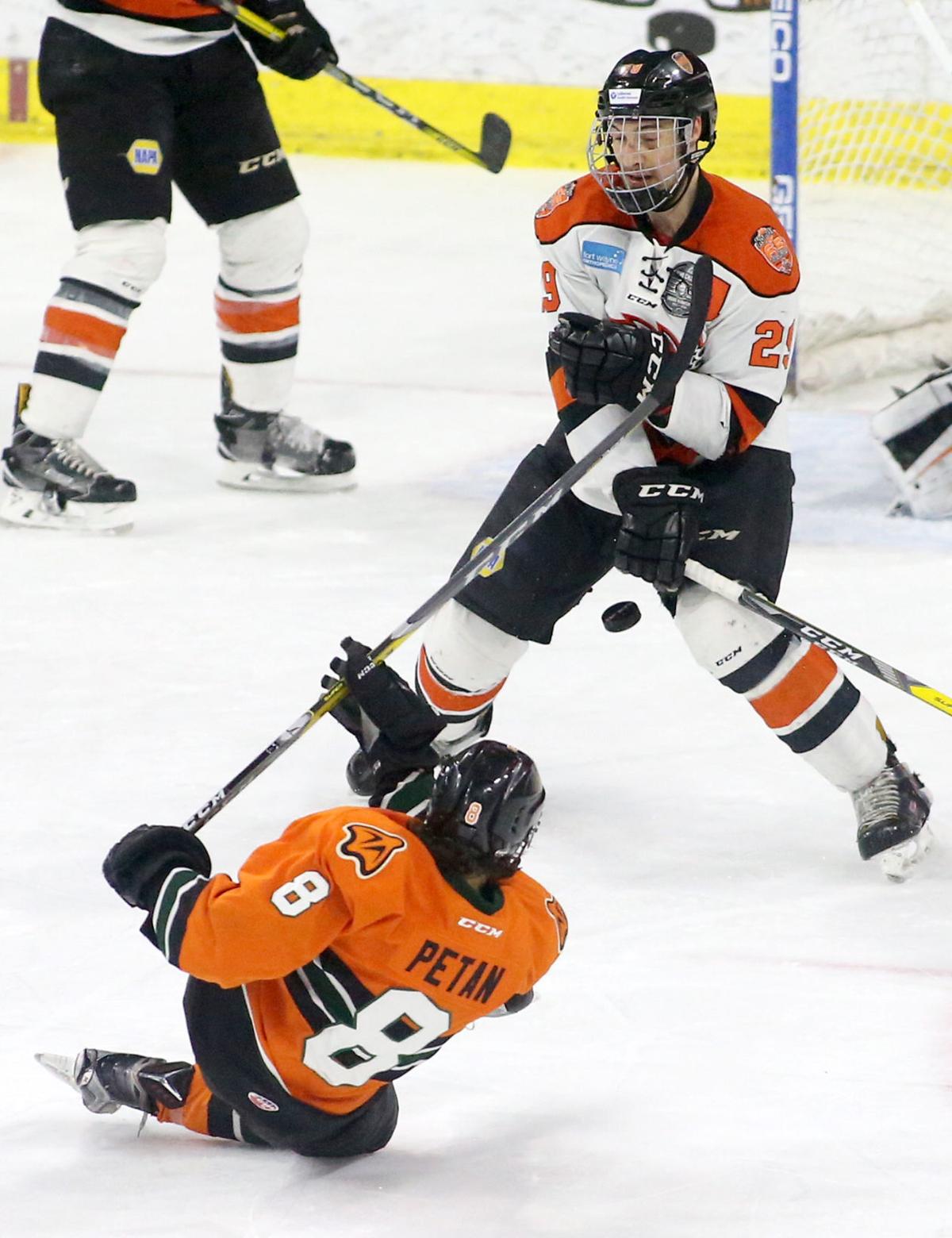 042217-mallards-komets-gm5-001