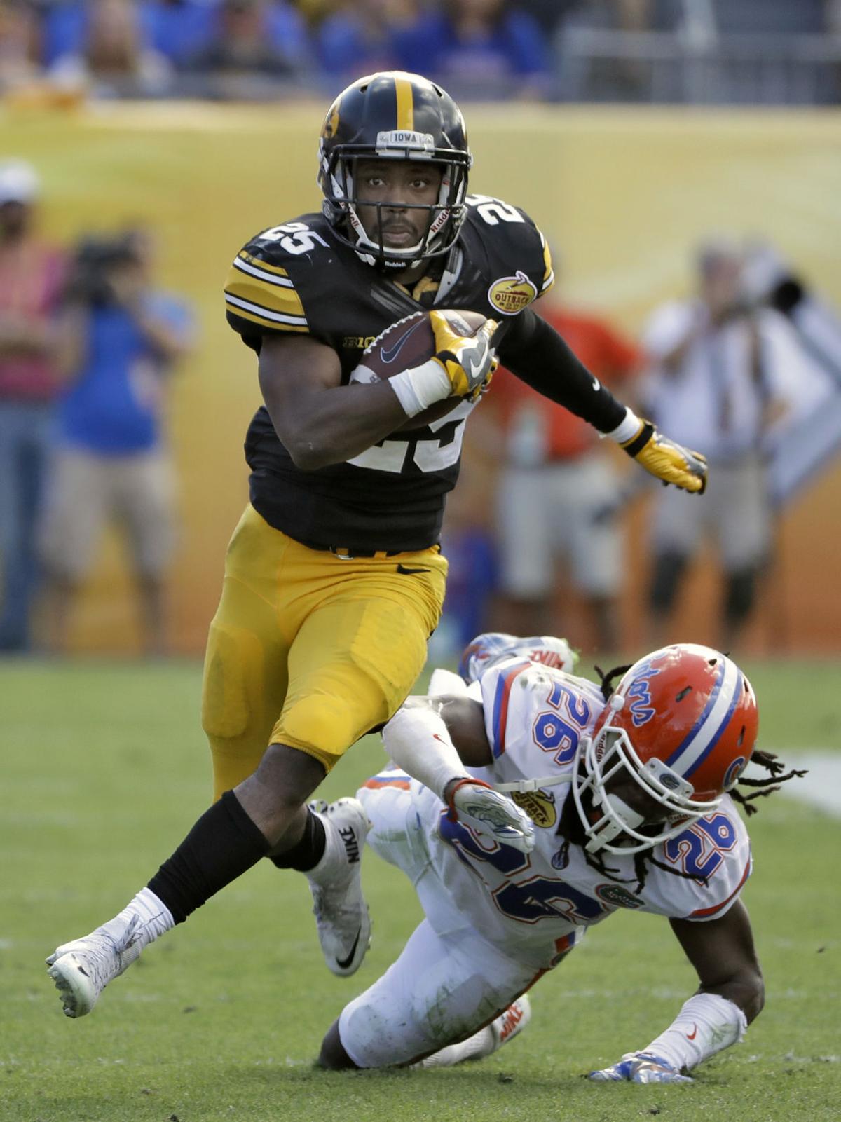 APTOPIX Outback Bowl Football