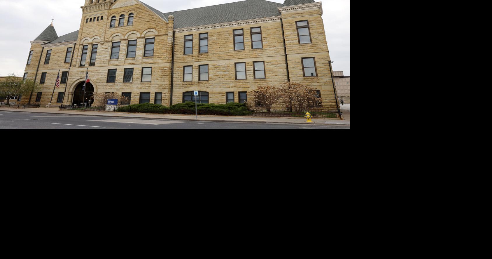 Davenport seeks simpler process to hire a city administrator