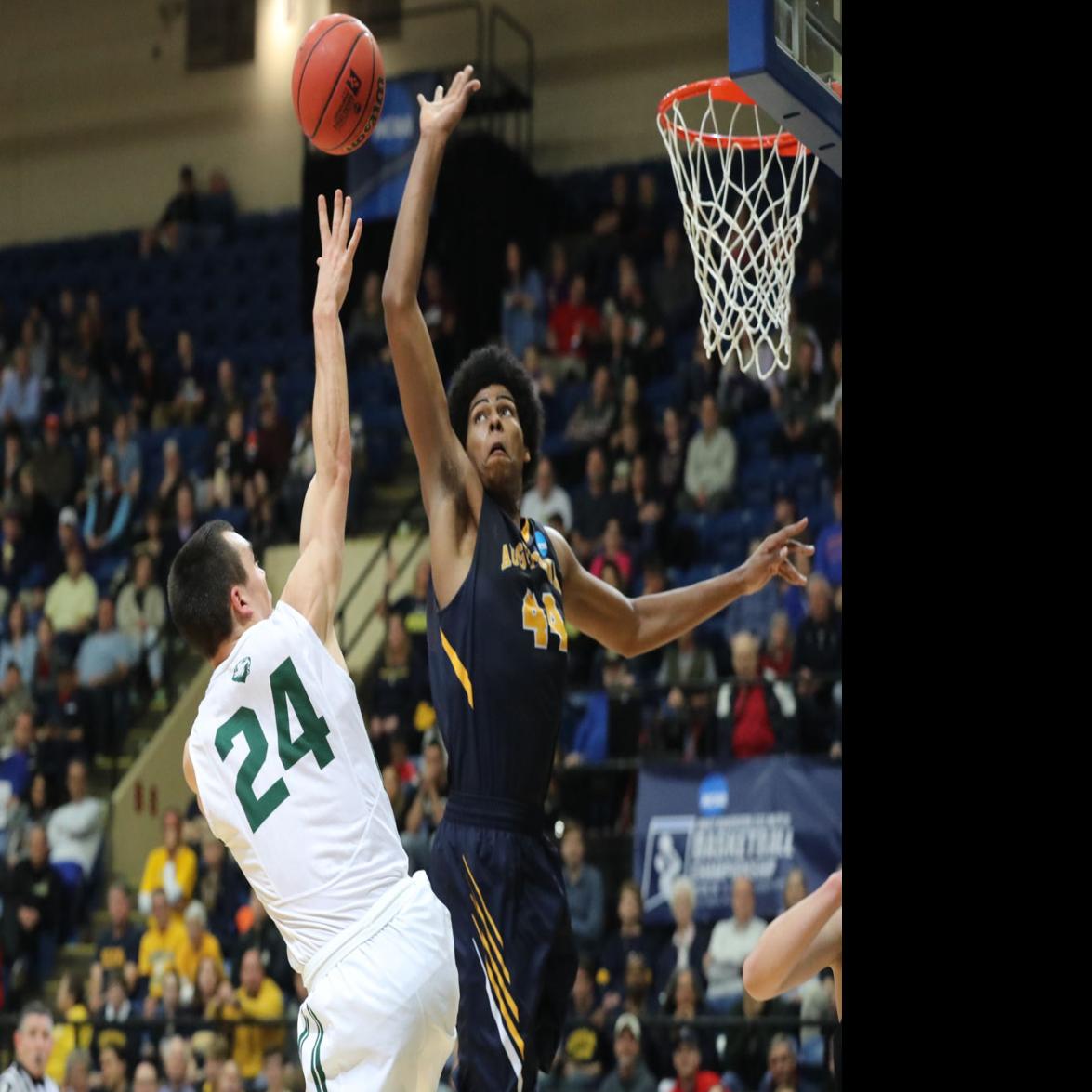 Vikings Come Up Short In Ncaa Title Game College Basketball Qctimes Com
