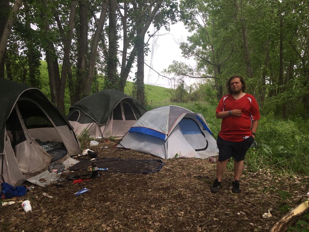 Davenport Police Shut Down Tent City Behind Elmore Avenue Walmart Local News Qctimes Com