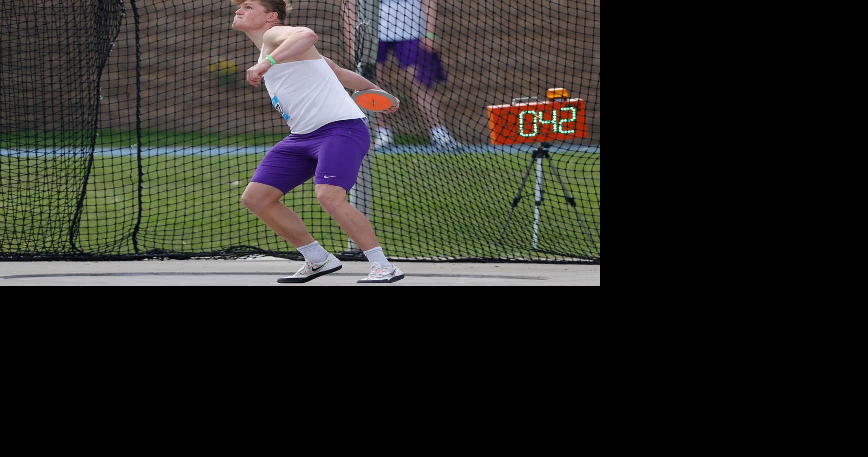 Drake Relays Recker betters own school mark to place fourth in discus