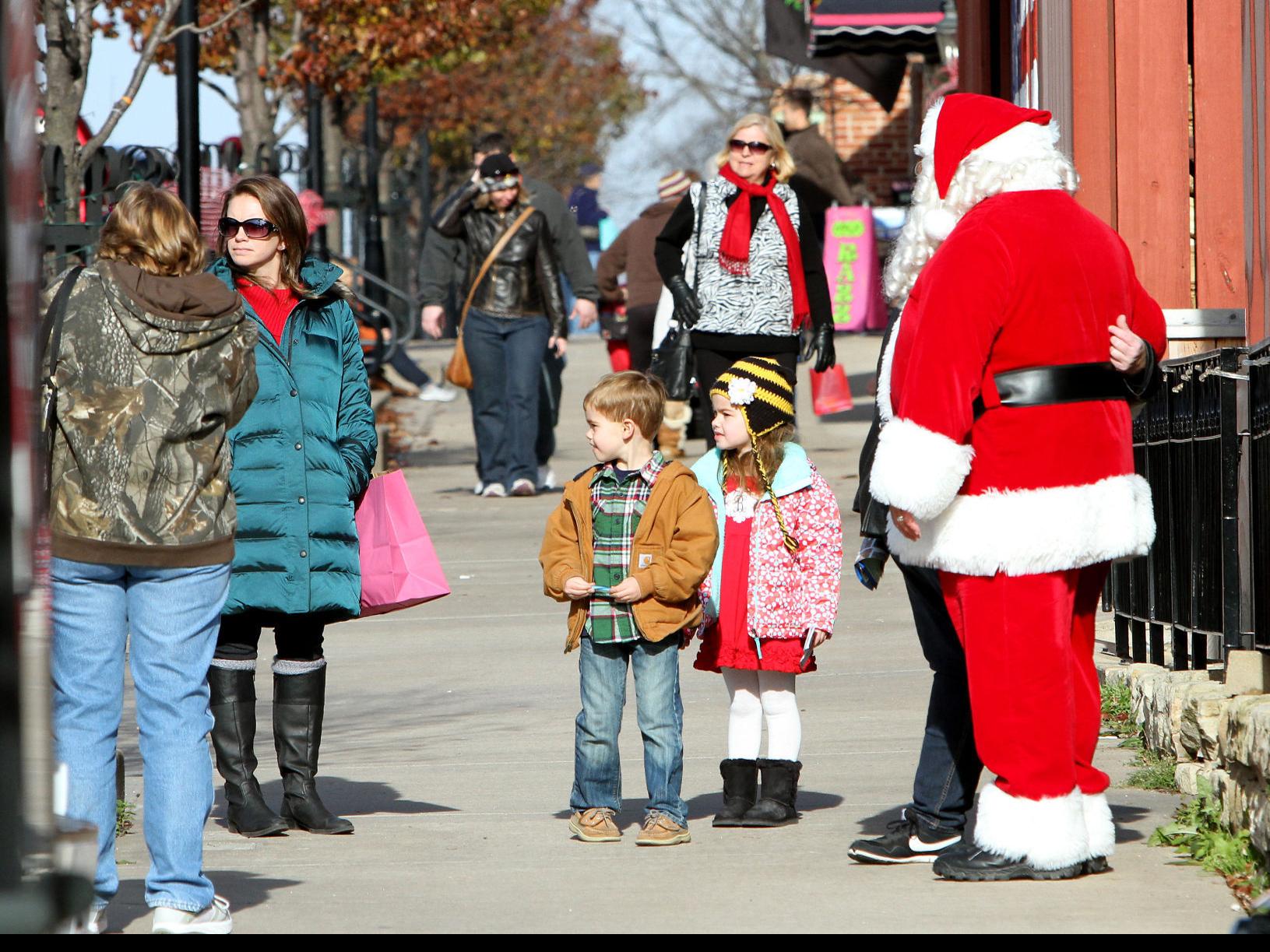 Leclaire Christmas Walk 2022 Small-Town Charm On Tap At 'Christmas In Leclaire' This Weekend | Local  News | Qctimes.com