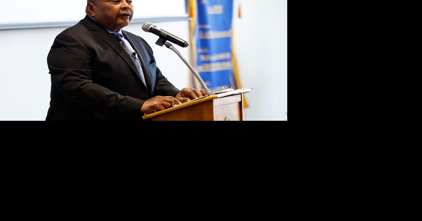 East Moline Mayor Reggie Freeman helps save man experiencing heart attack on Labor Day