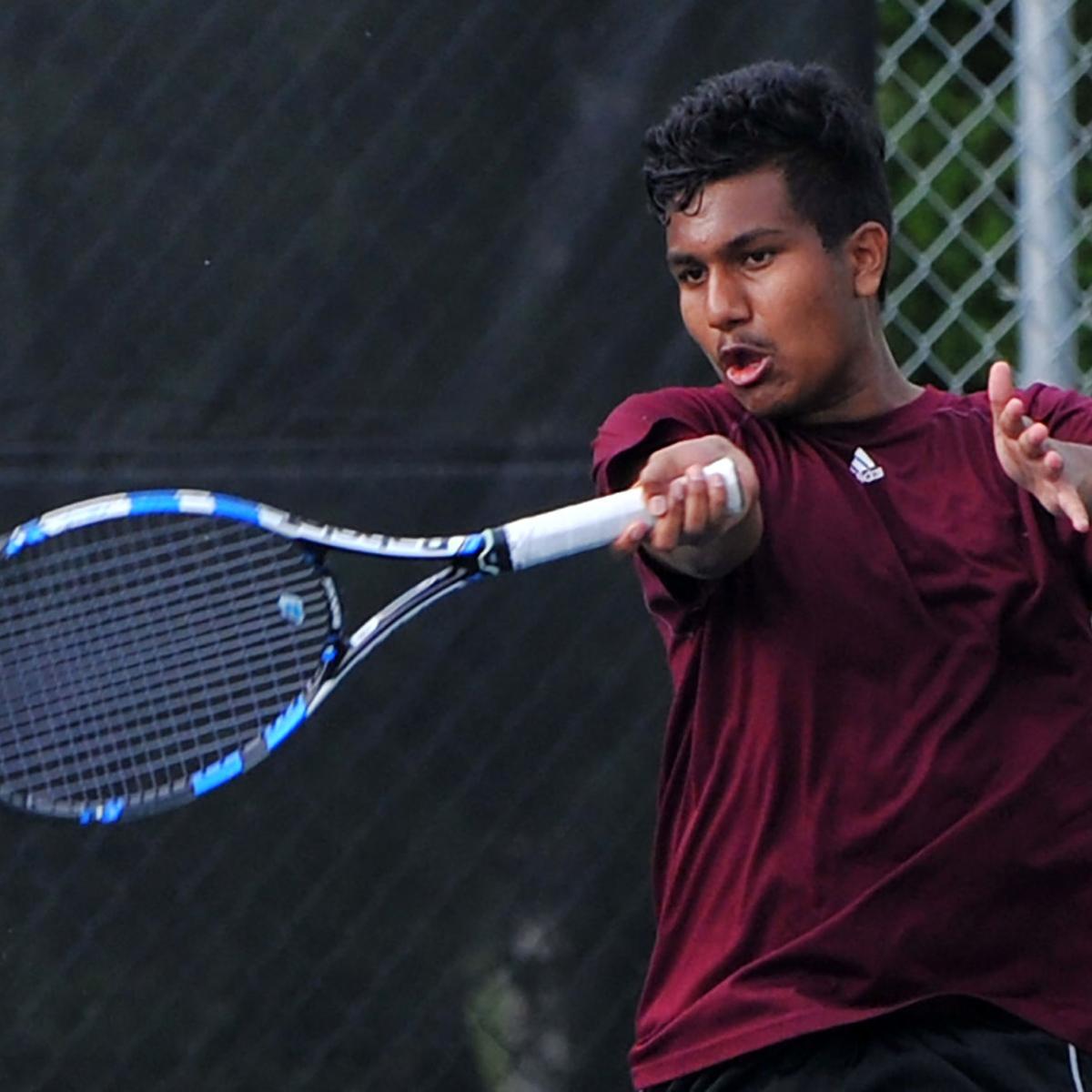 Eight Local Seniors Hoped For Return To Ihsa State Tennis High School Tennis Qcvarsity Com Qctimes Com