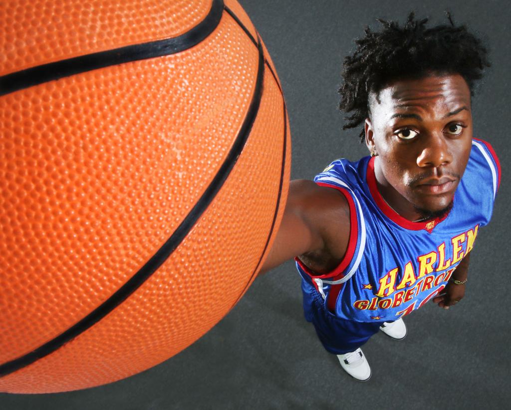 Beast Douglas Begins Globetrotters Career Dec 26 Basketball