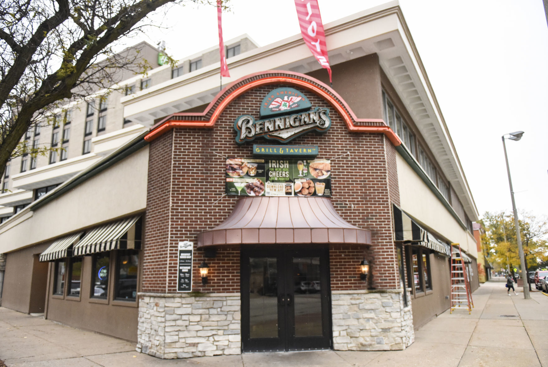 Bennigan's In Rock Island Closing This Weekend. Rock Island Ale House ...