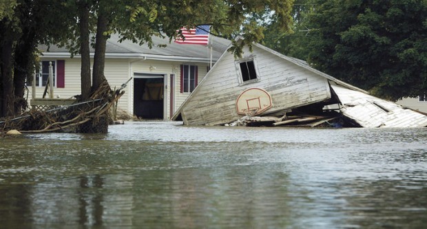 Culver helps residents celebrate flood recovery