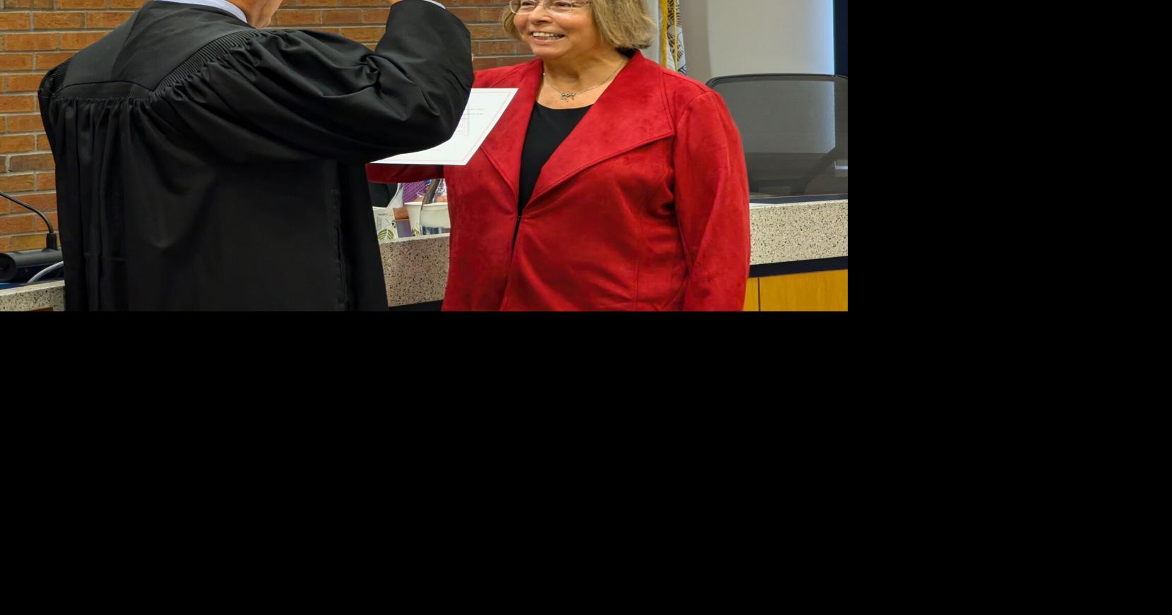Scott Cty canvasses votes of 2024 election; Maria Bribriesco sworn in