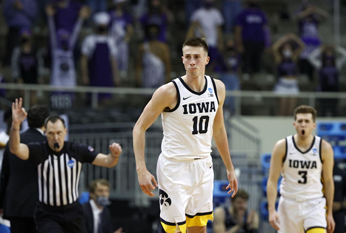 Iowa Basketball Players Are In Awe Of Spencer Lee College Sports Qctimes Com