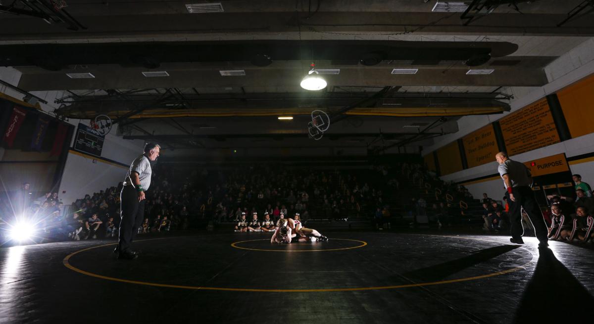 011117-BETTENDORF-WRESTLING-011