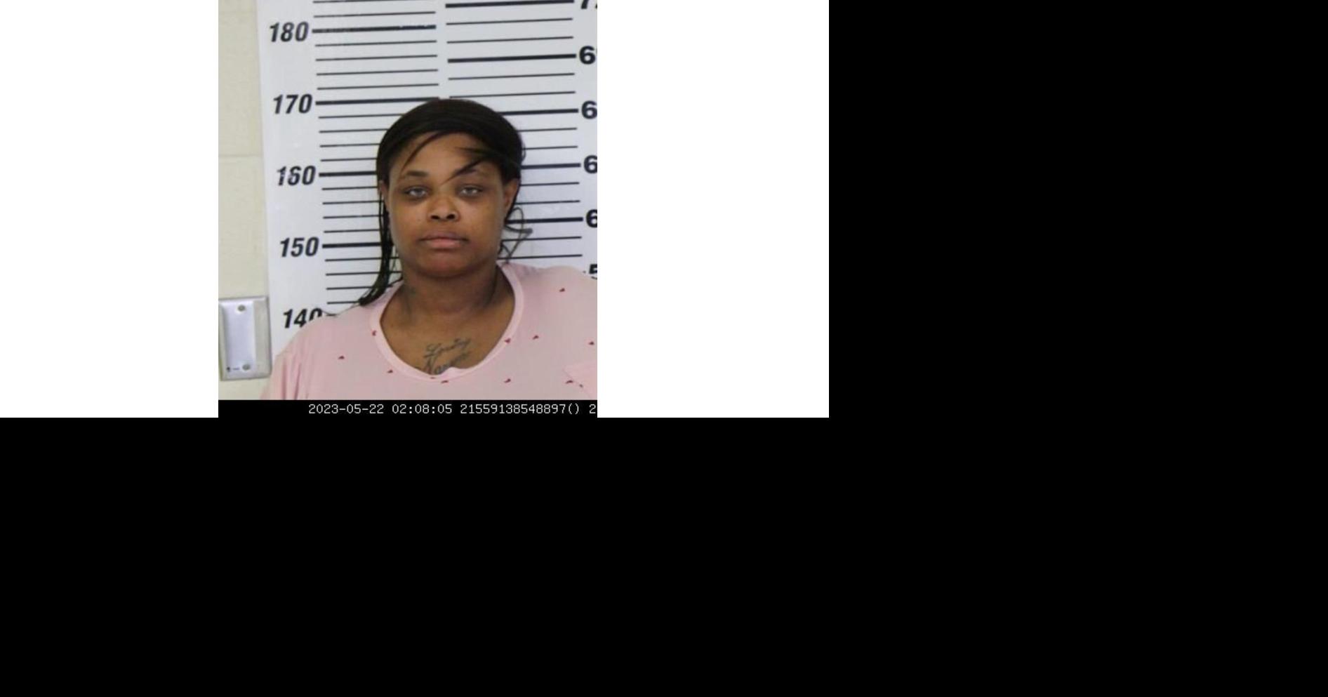 Davenport woman accused of driving drunk with infants
