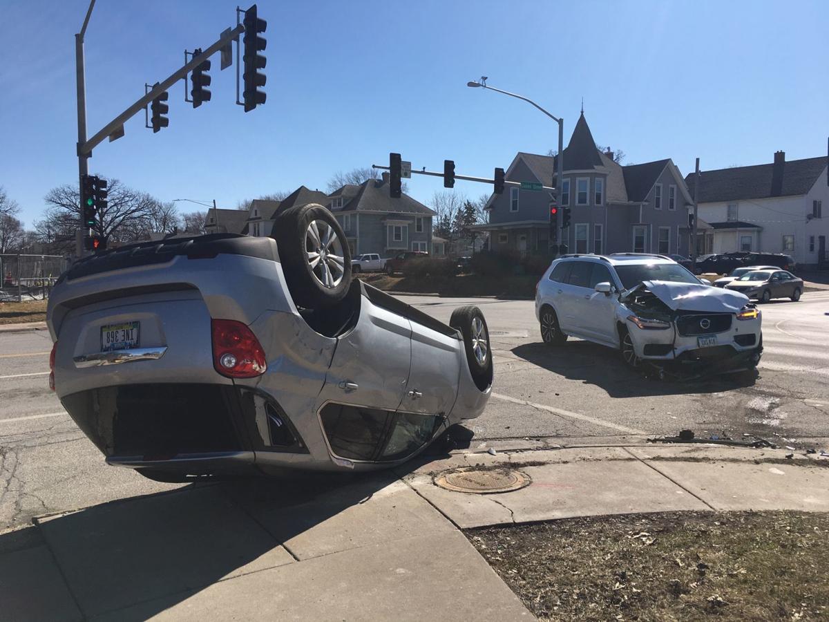 Police respond to 2vehicle crash in Davenport Local News
