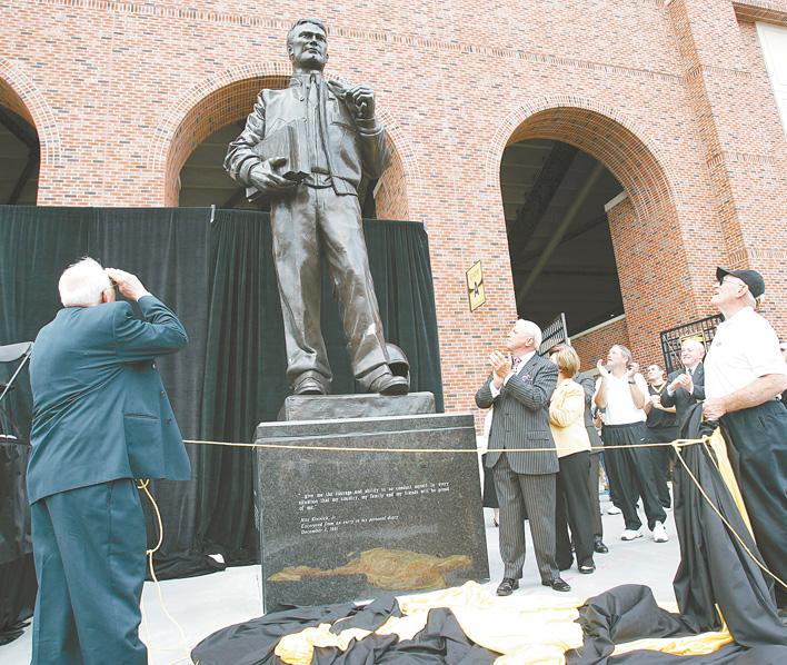 Harry Caray Statue editorial stock photo. Image of fall - 79593443