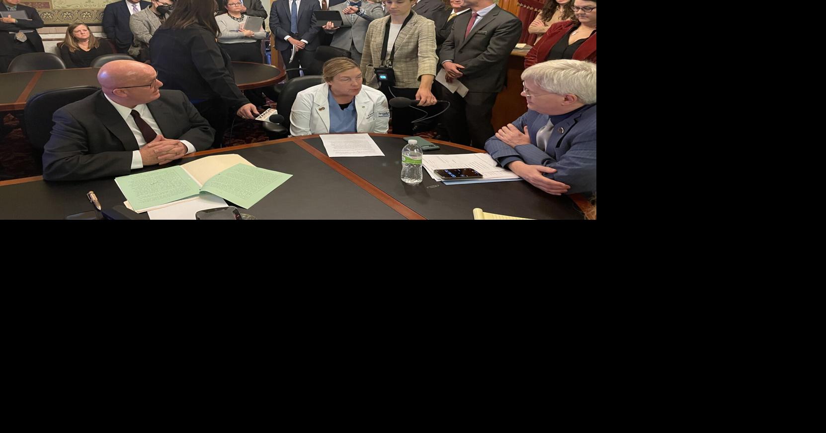 Iowa bill would allow doctors to object to treatment