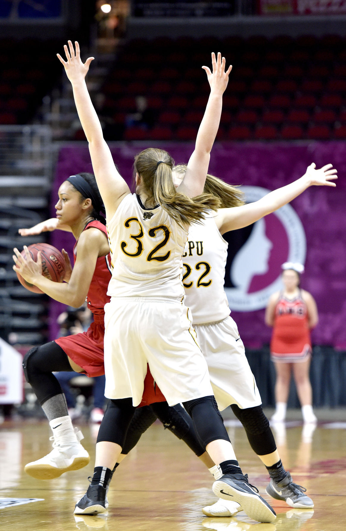 Davenport Assumption vs Center Point-Urbana state basketball