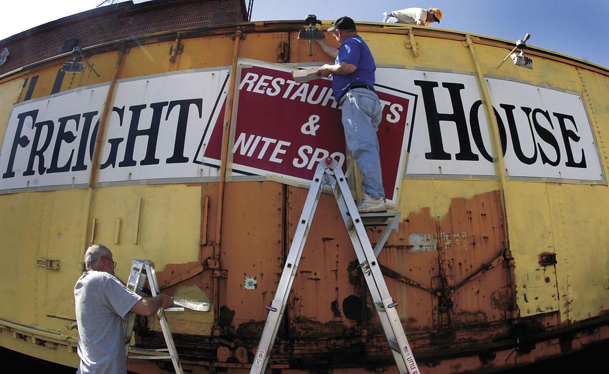 js051708TrainCarPainting