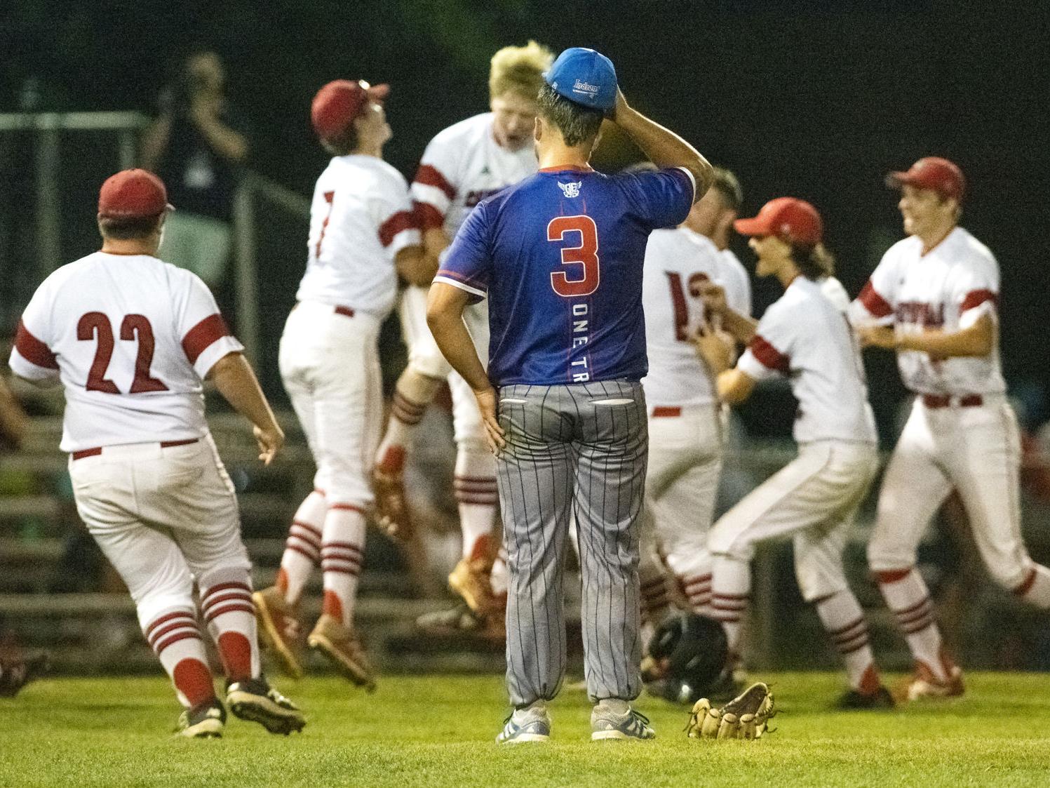 Centerville Outlasts Camanche In Extra Inning Semifinal Tussle High School Baseball Qcvarsity Com Qctimes Com Centerville Outlasts Camanche In Extra Inning Semifinal Tussle High School Baseball Qcvarsity Com Qctimes Com