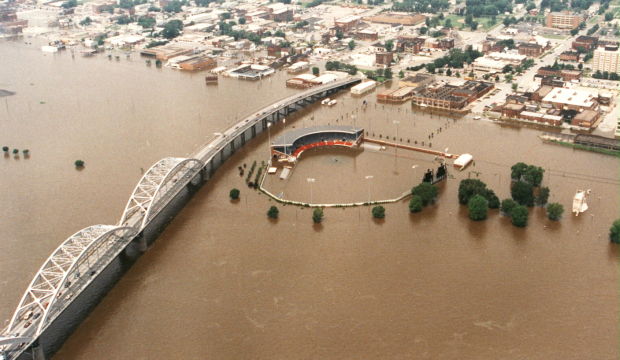 Image result for image of 1993 Mississippi River flood