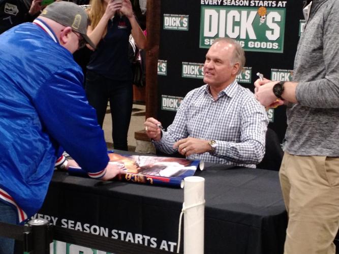 Chicago Cubs: Ryne Sandberg is New Cub Ambassador