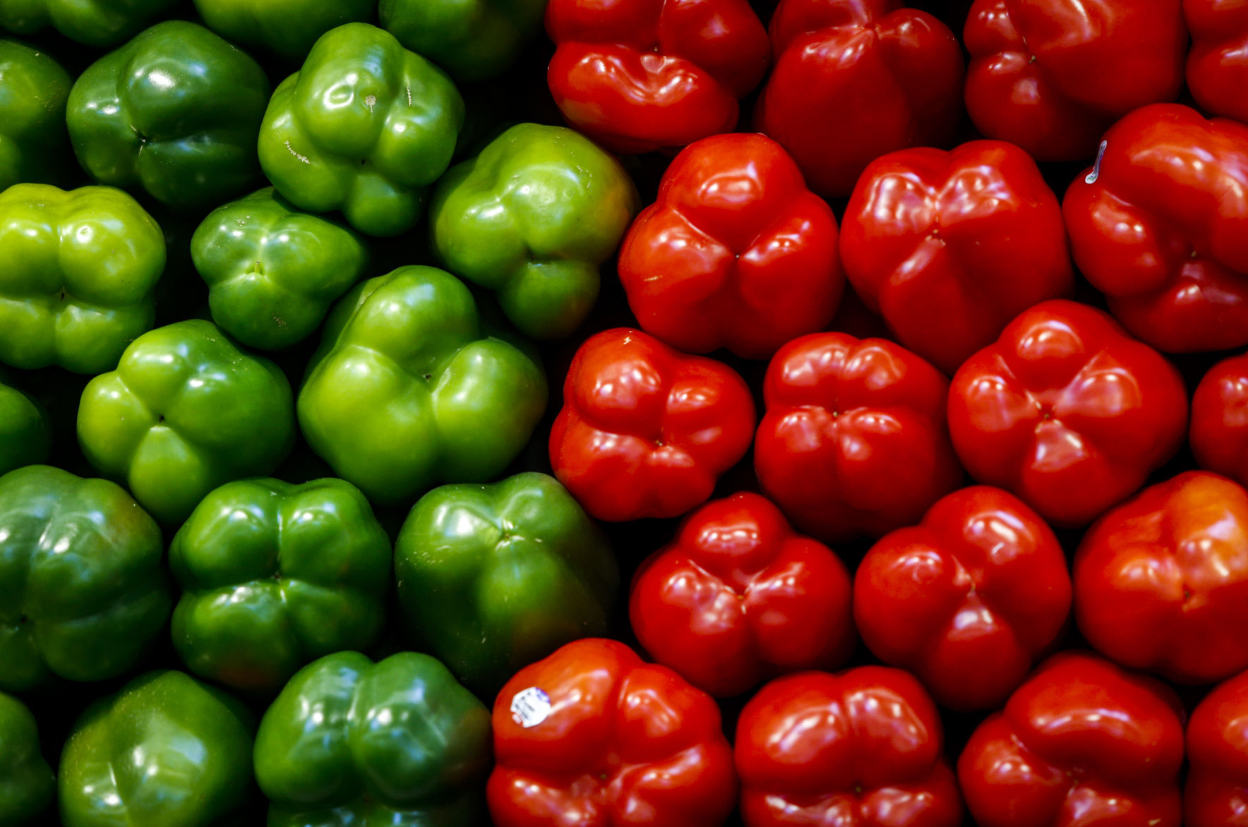 Image of capsicum, natural foods, vegetable, bell pepper, food,  pimiento-OJ160134-Picxy