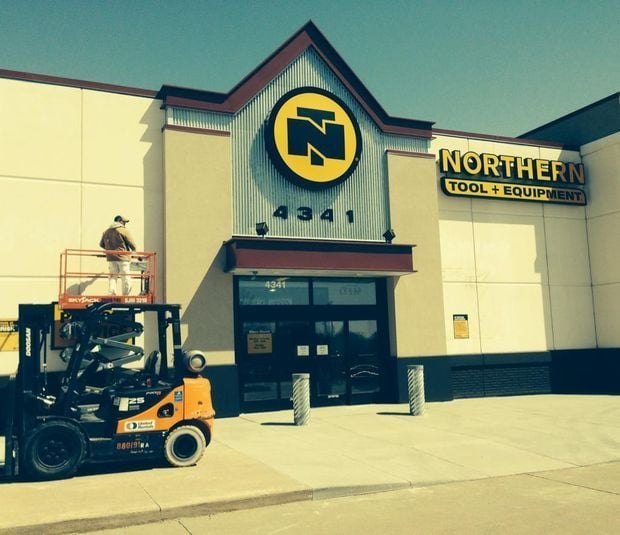 Northern Tool opens in Davenport