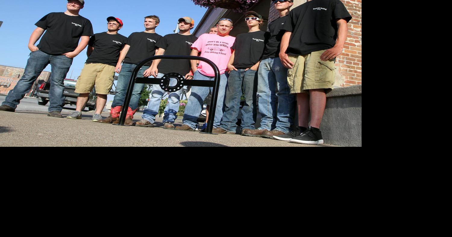 West students design, build bike racks for Davenport