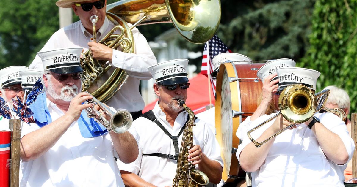 Bettendorf parade photos