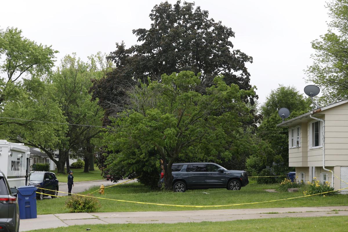 Bettendorf man who shot at police officers gets charged